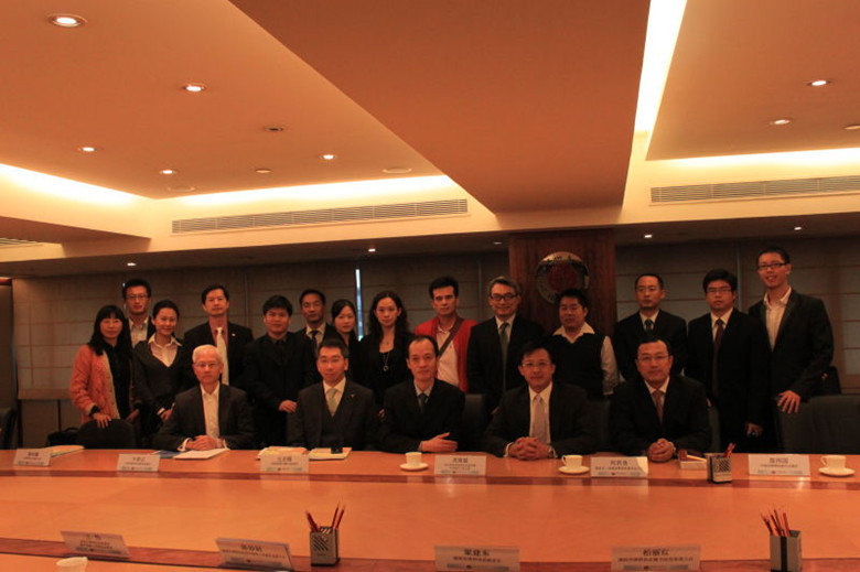 2010.11.18我所郑德刚律师、牛晓珊律师访问香港律师会1_副本.jpg
