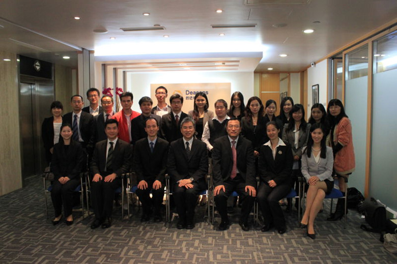 2010.11.18我所郑德刚律师、牛晓珊律师访问香港律师会2_副本.jpg